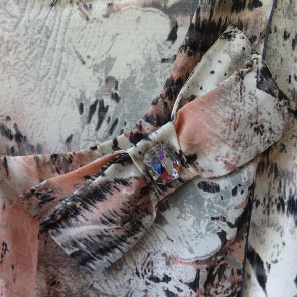 EBADA women's top/dress size L, poly with stretch, cream, black and peach print - Picture 3 of 14